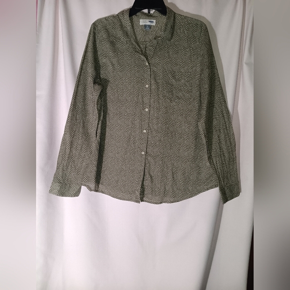 Old Navy Green Herringbone Button-Up Shirt - Picture 1 of 4